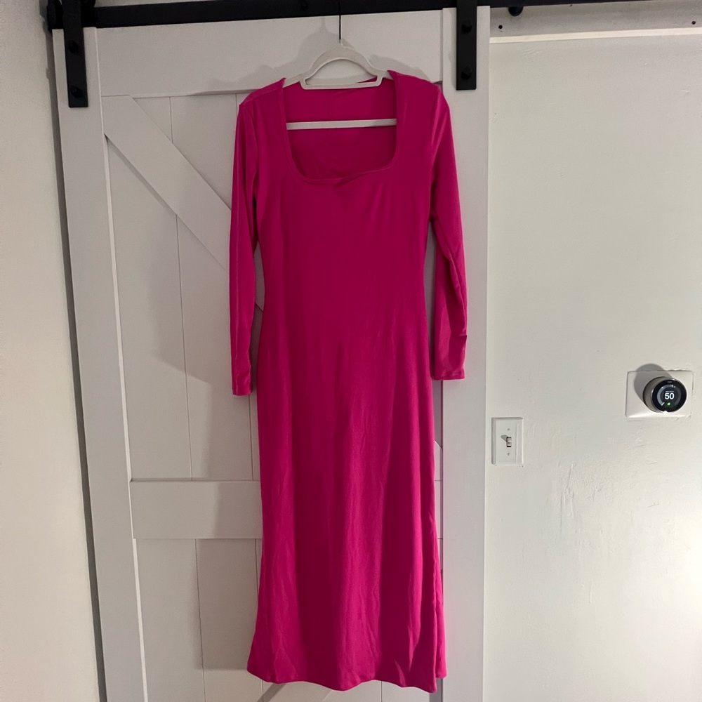 Sliming pink maxi dress